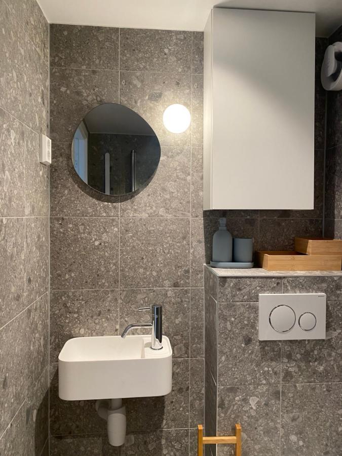 Entire Renovated Apartment From 1780 With Kitchen, Bath, Bedroom, And Living Room In Skuteviken 베르겐 외부 사진