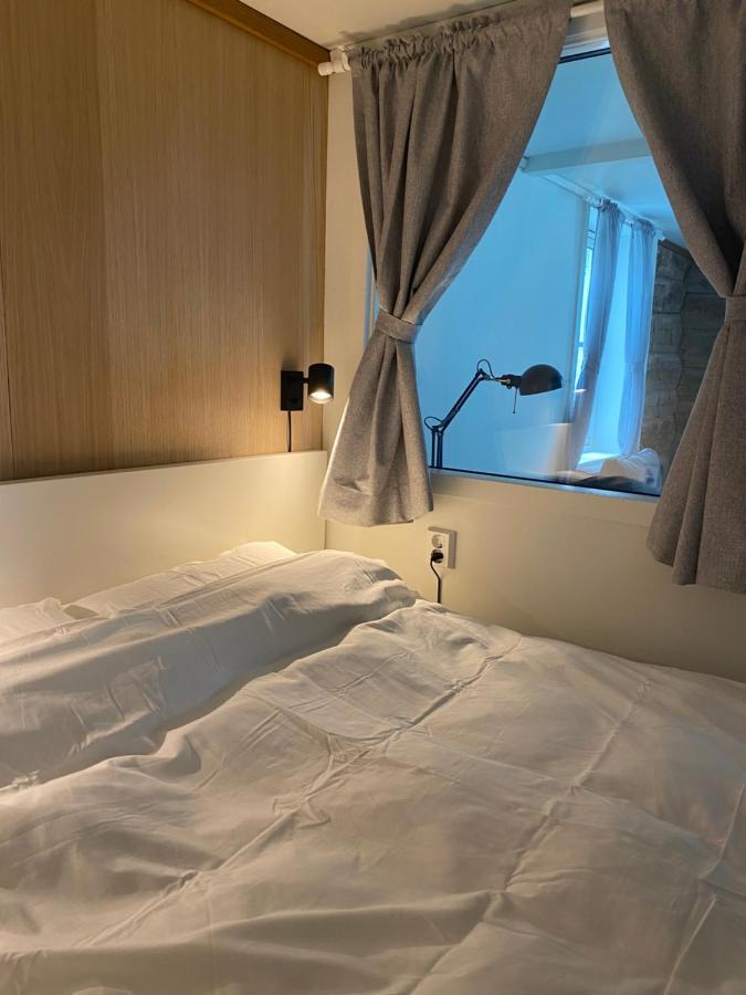 Entire Renovated Apartment From 1780 With Kitchen, Bath, Bedroom, And Living Room In Skuteviken 베르겐 외부 사진