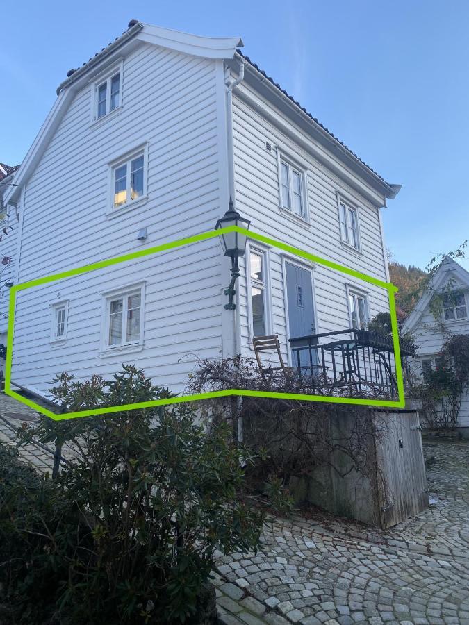 Entire Renovated Apartment From 1780 With Kitchen, Bath, Bedroom, And Living Room In Skuteviken 베르겐 외부 사진